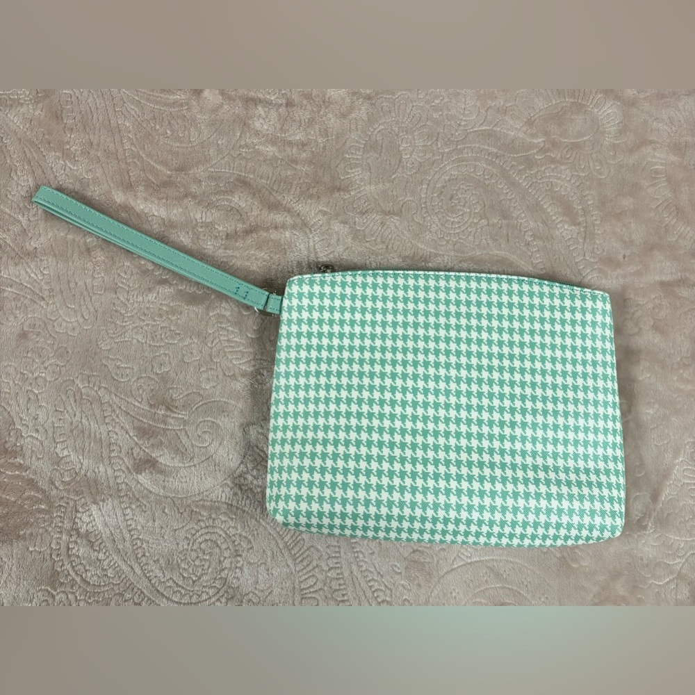 Court Couture turquoise houndstooth zipper tennis wristlet